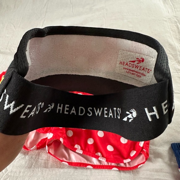 Sparkle athletic running shorts with matching visor - Picture 3 of 4